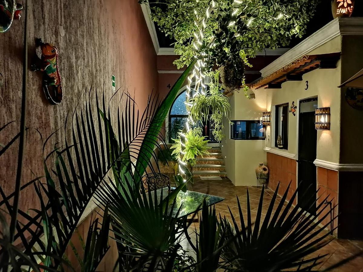 Aparta-Hotel Casa Real Apartamentos Chapala Eksteriør billede